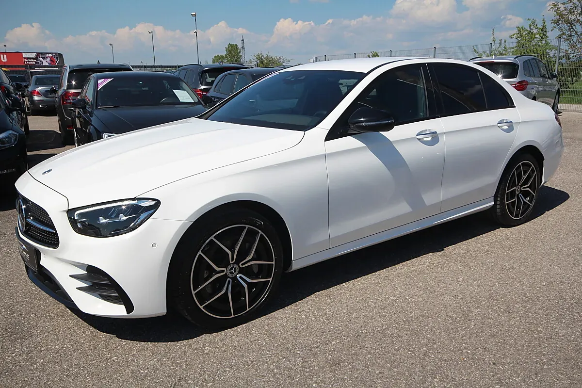 Mercedes-Benz E-Class 2022 photo 3