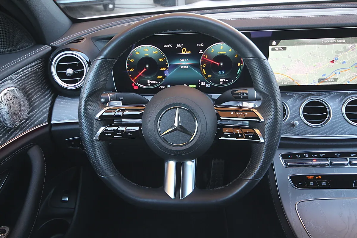 Mercedes-Benz E-Class 2022 photo 2