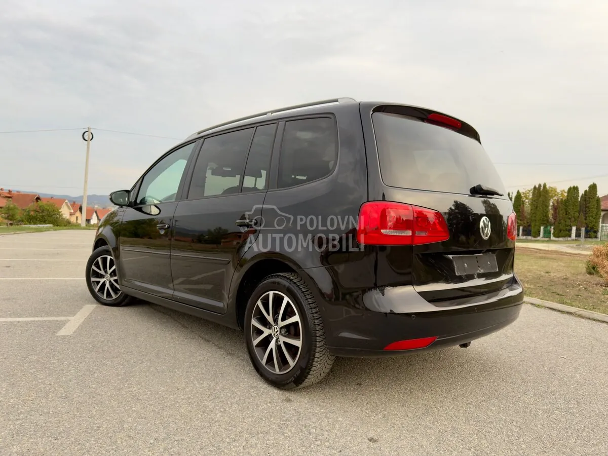 Volkswagen Touran 2012 photo 5