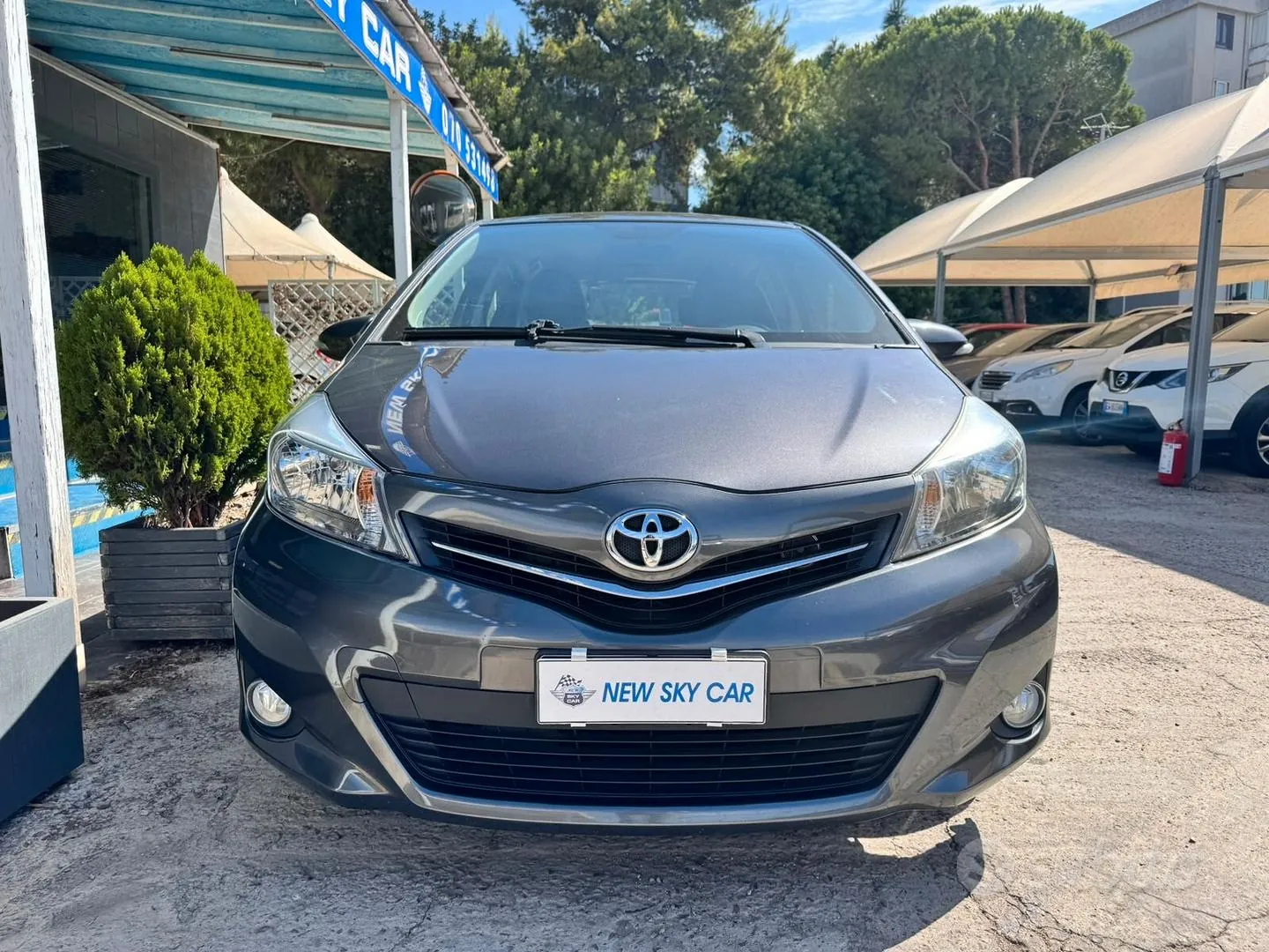 Toyota Yaris 2014 photo 2