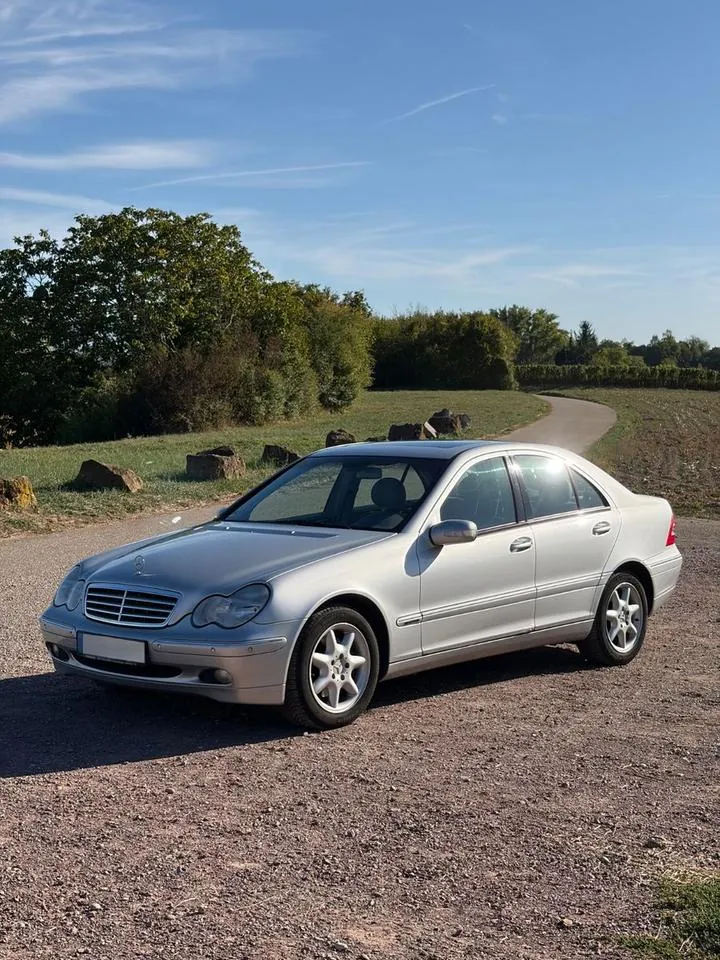 Mercedes-Benz C240