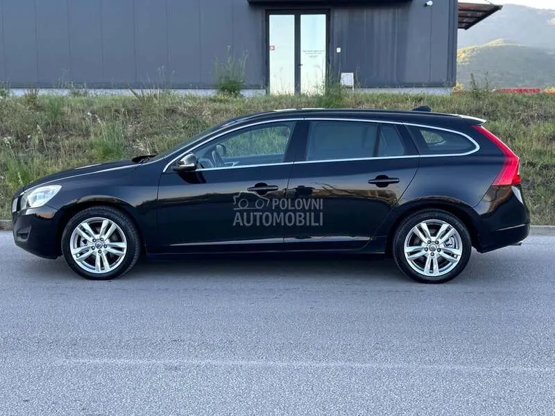Volvo V60 2011 photo 2