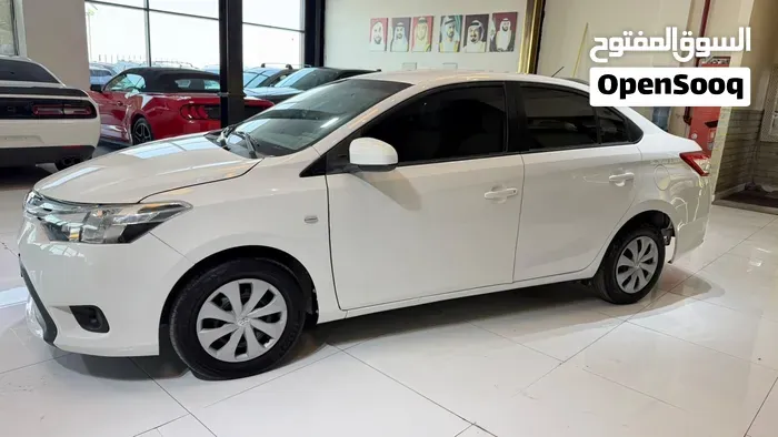Toyota Yaris 2015 photo 2