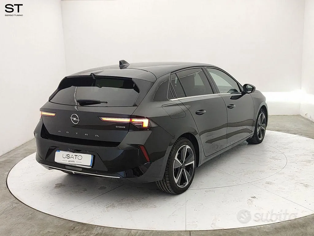 Opel Astra 2022 photo 4