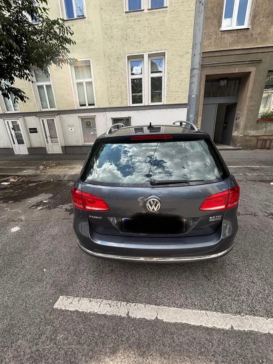 Volkswagen Passat 2013 photo 2