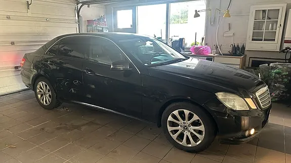 Mercedes-Benz E200 2012 photo 2