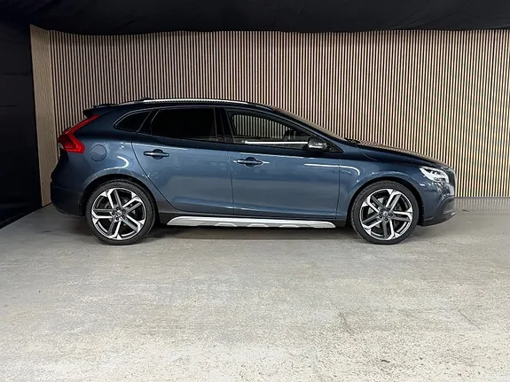 Volvo V40 Cross Country 2019 photo 3