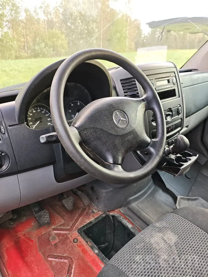 Mercedes-Benz Sprinter 2011 photo 3