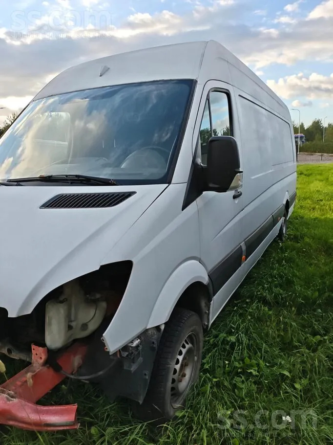 Mercedes-Benz Sprinter 2011 photo 2