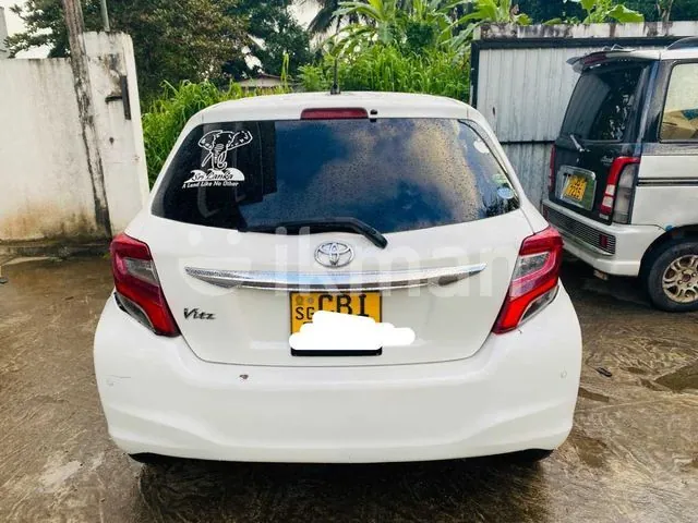 Toyota Vitz 2016 photo 2
