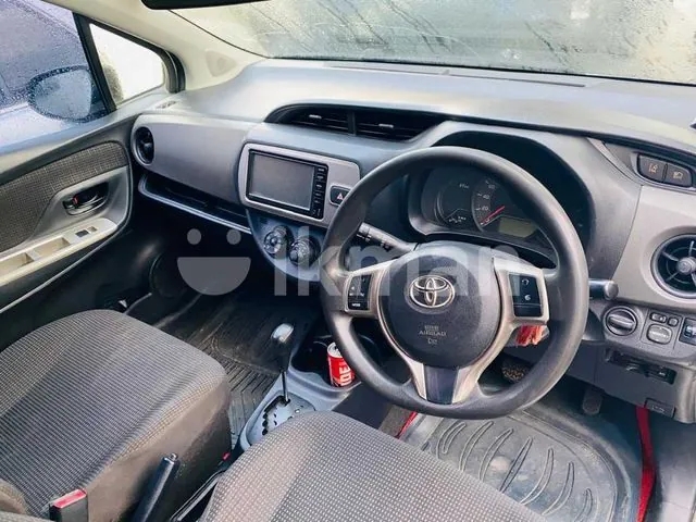 Toyota Vitz 2016 photo 3