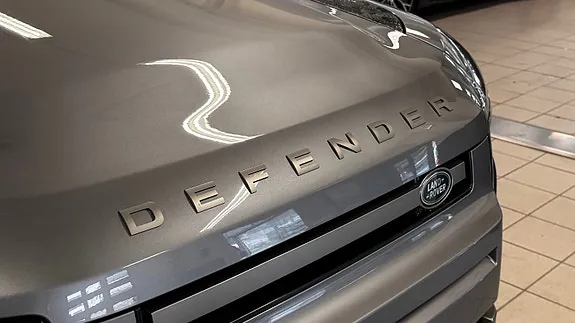 Land Rover Defender 110 2023 photo 3