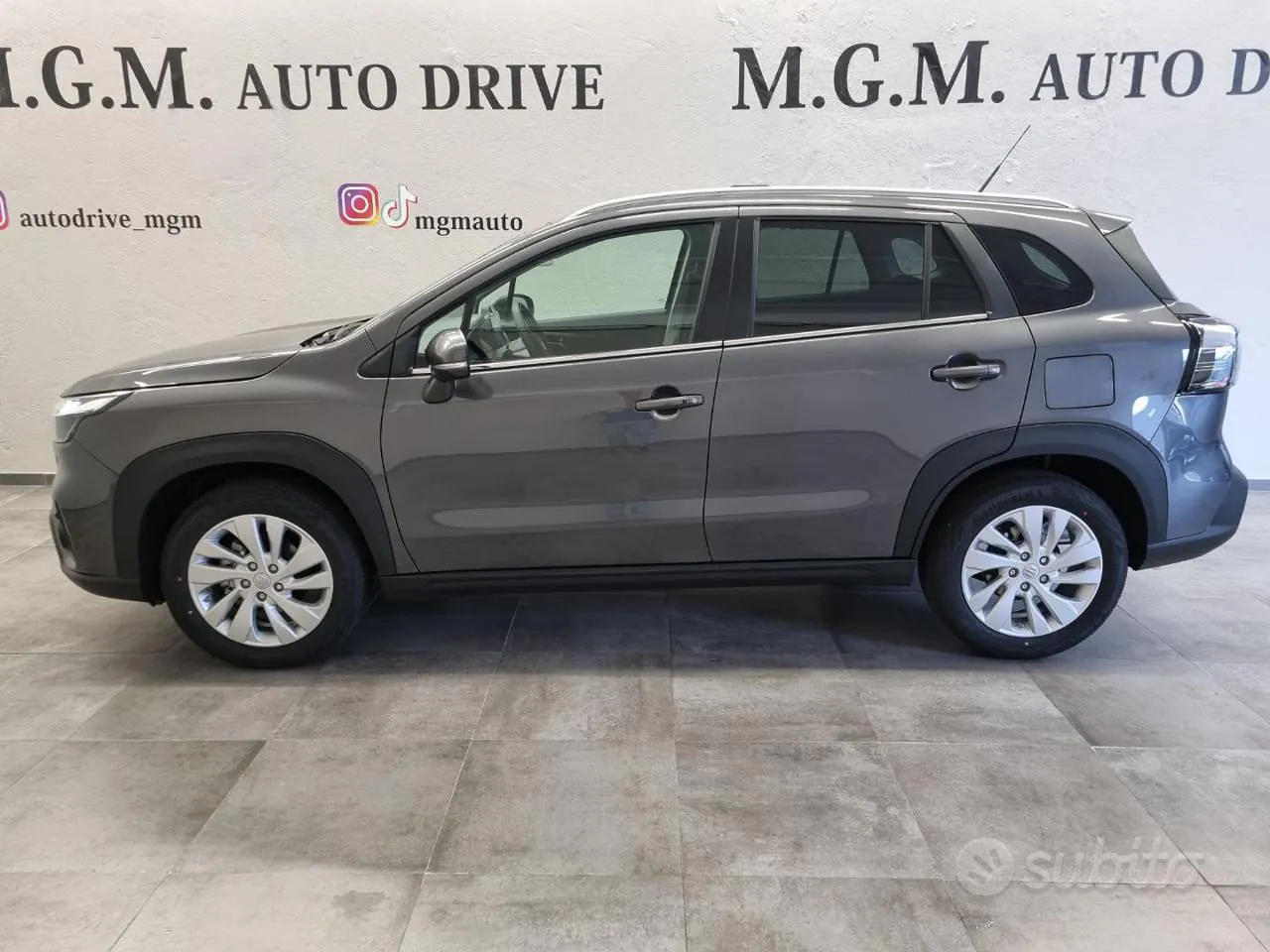 Suzuki S-Cross photo 2