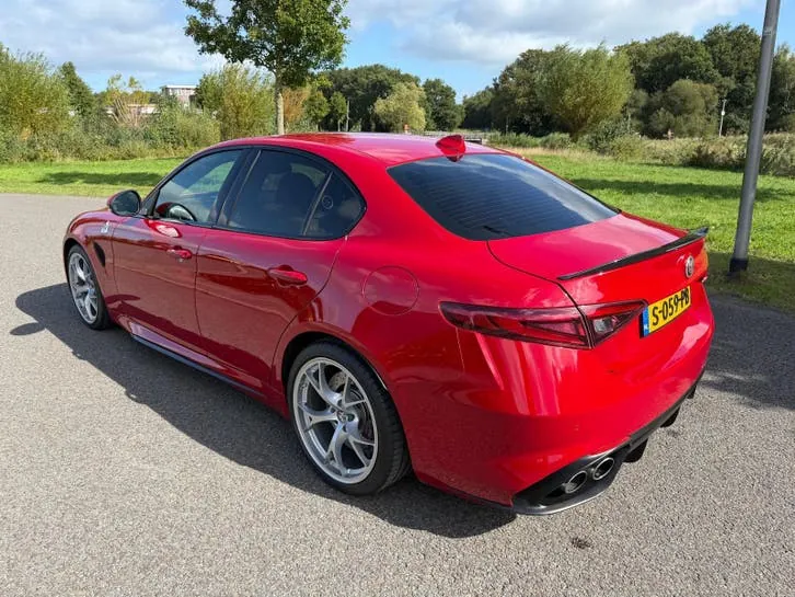 Alfa Romeo Giulia 2019 photo 3