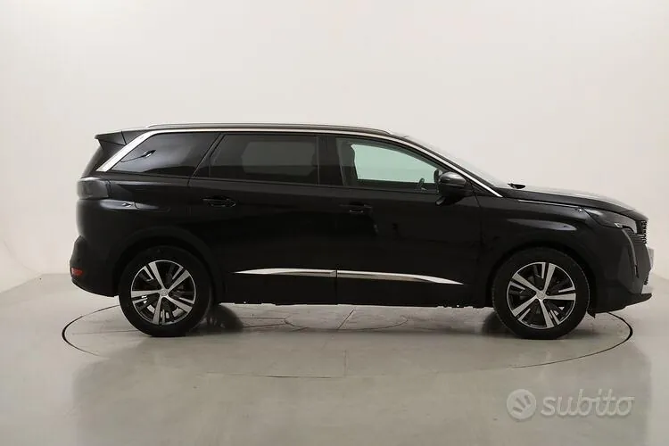 Peugeot 5008 2022 photo 3