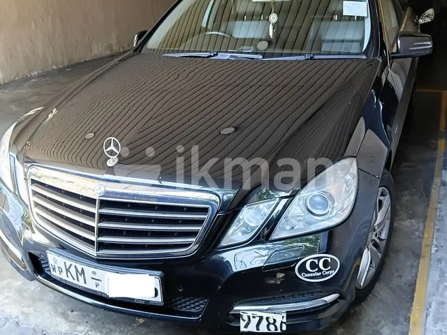Mercedes-Benz E200