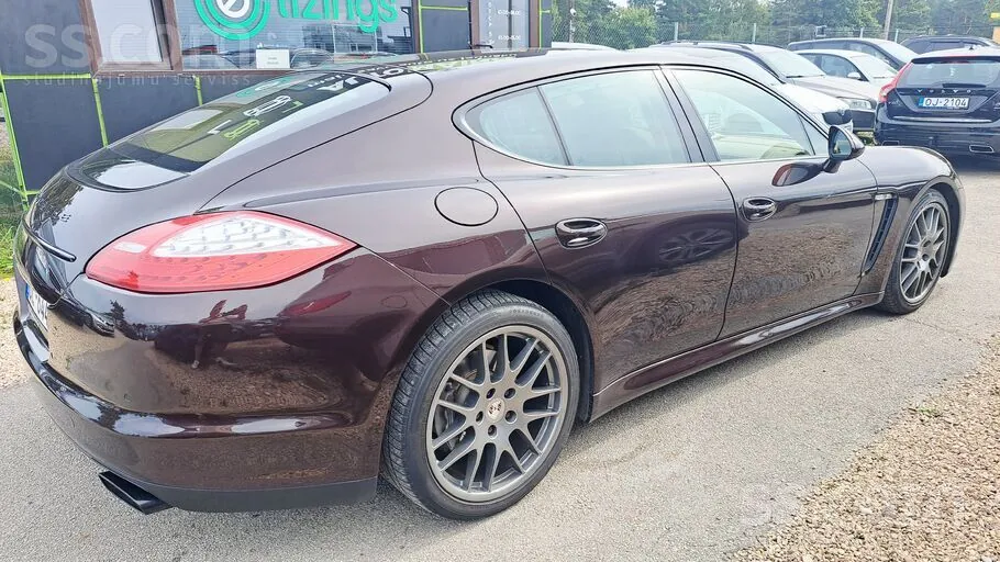 Porsche Panamera 2012 photo 2