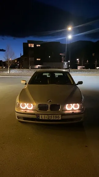 BMW 520I