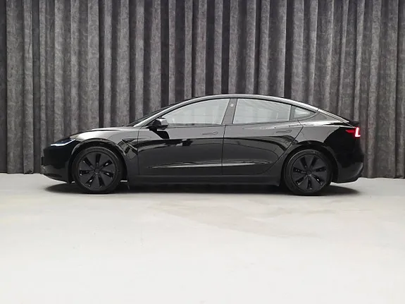 Tesla Model 3 2024 photo 4
