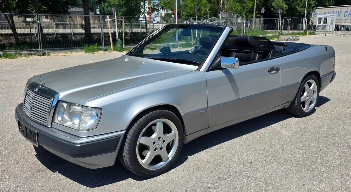 Mercedes-Benz E-Class 1993 photo 3