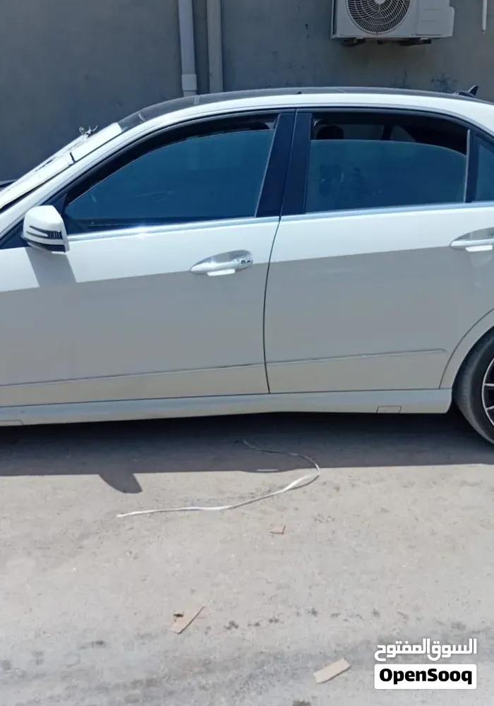 Mercedes-Benz E-Class 2012 photo 5