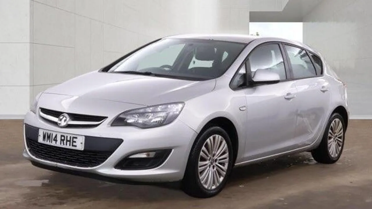 Vauxhall Astra 2014 photo 4
