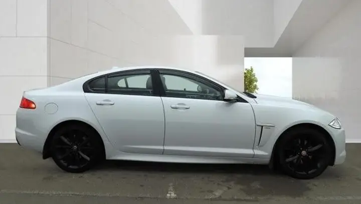 Jaguar Xf 2015 photo 5