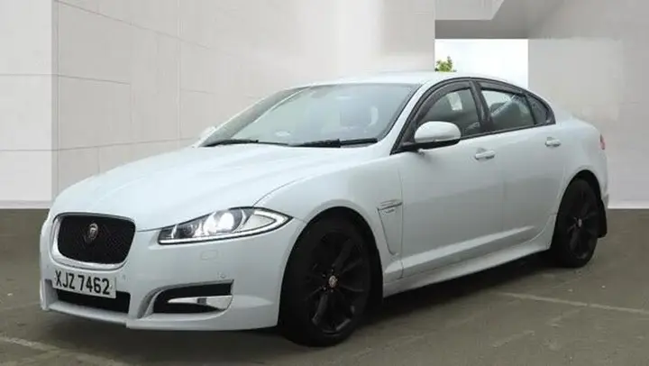Jaguar Xf 2015 photo 2
