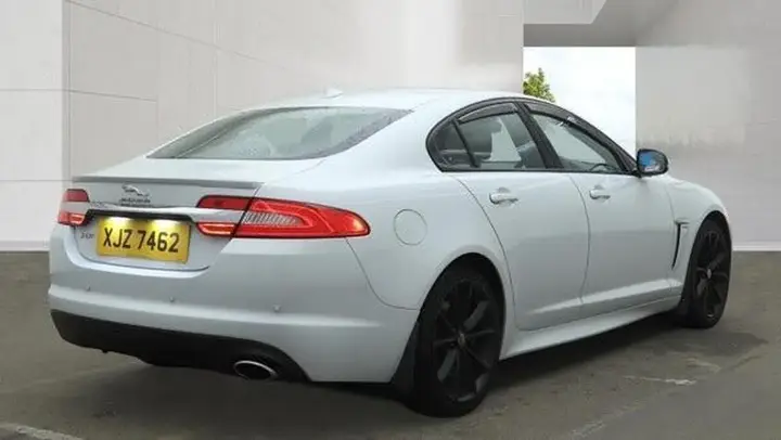 Jaguar Xf 2015 photo 3