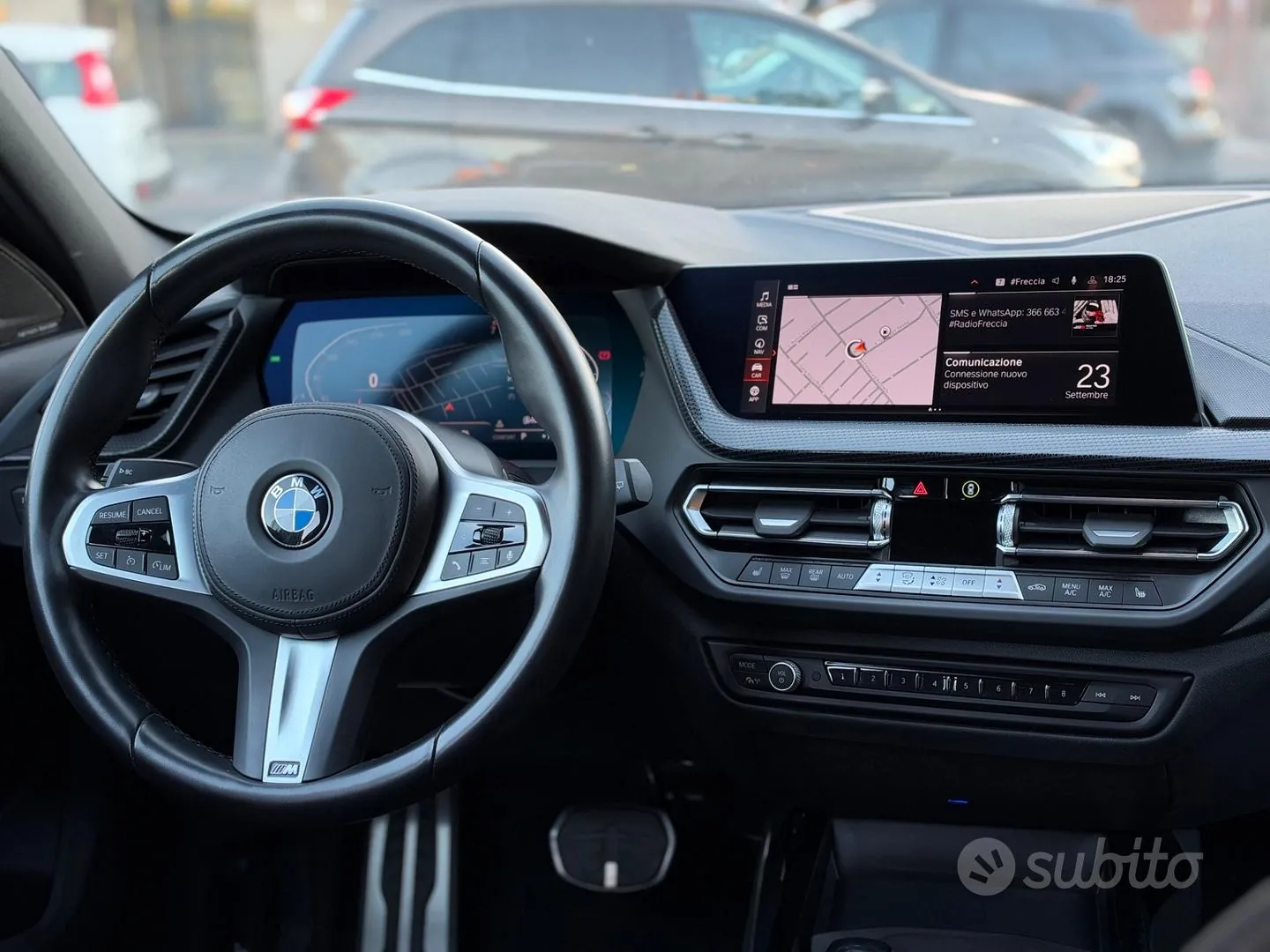 BMW 118I 2023 photo 3