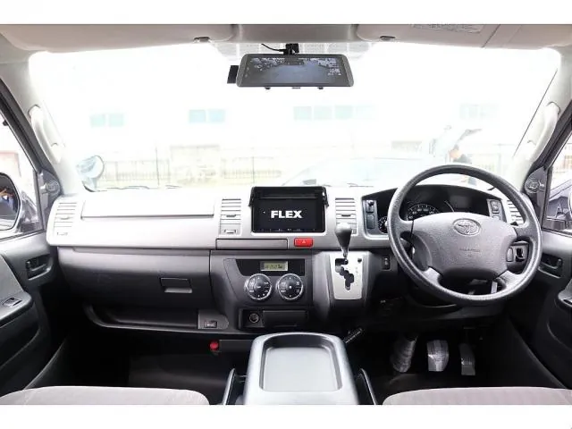 Toyota Hiace 2010 photo 4