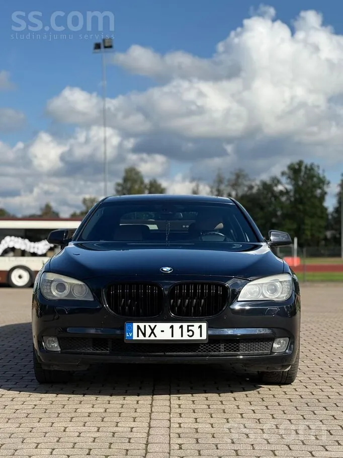 BMW 730 2010 photo 2