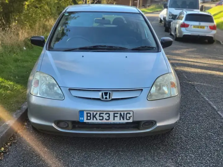 Honda Civic 2003 photo 2