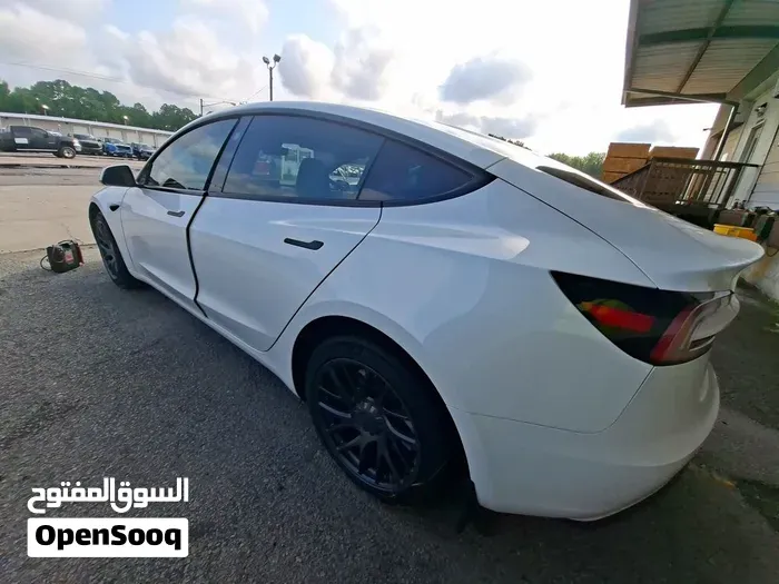 Tesla Model 3 2025 photo 4