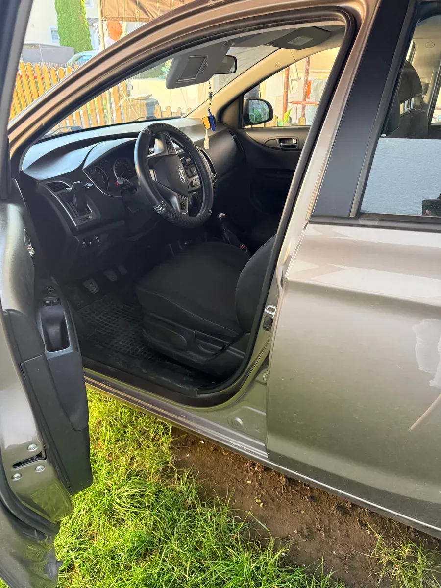 Hyundai I20 2013 photo 2