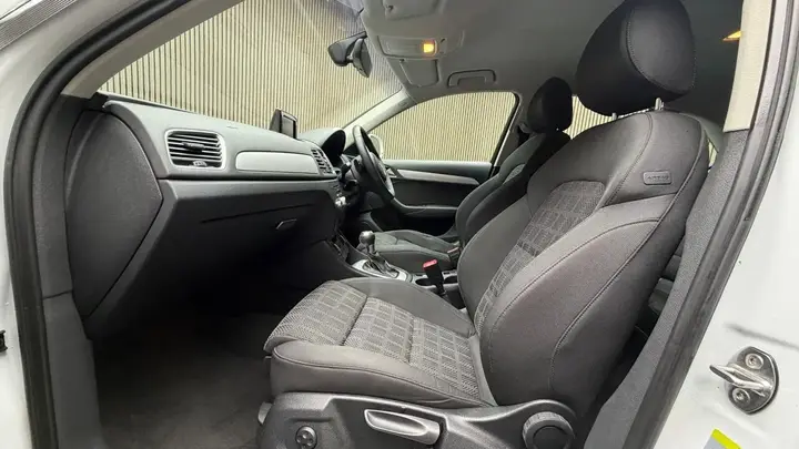 Audi Q3 2018 photo 3