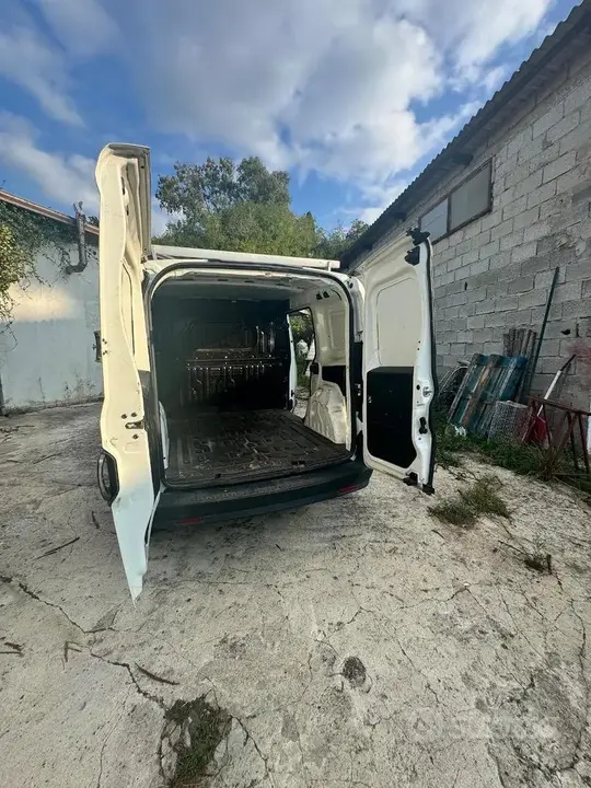 Fiat Doblò 2015 photo 2