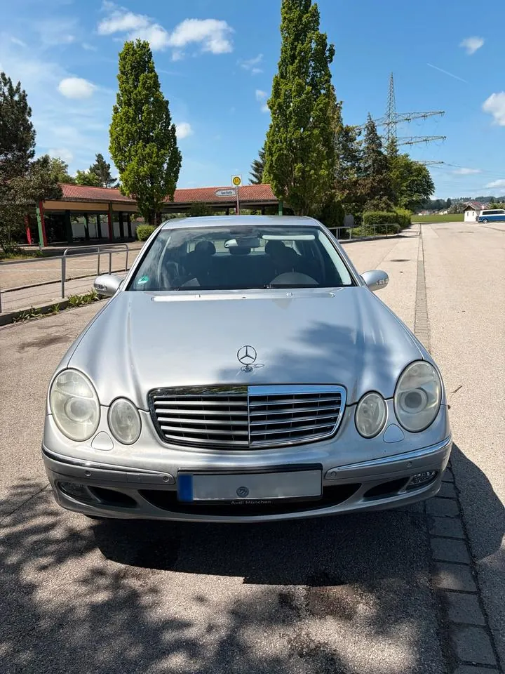 Mercedes-Benz E320