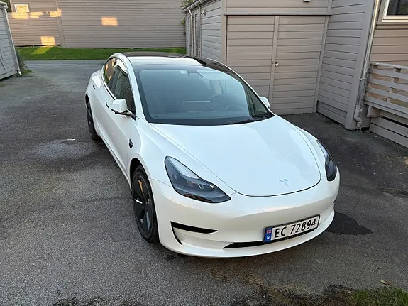 Tesla Model 3 2021 photo 2