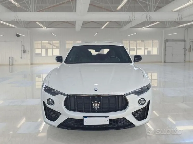 Maserati Levante 2024 photo 2