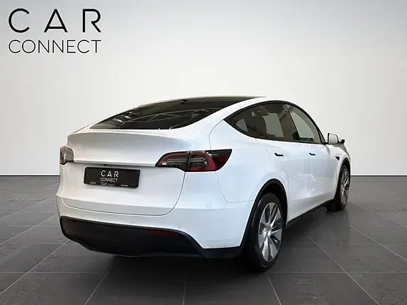 Tesla Model Y 2022 photo 2