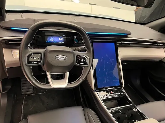 Ford Explorer 2026 photo 5
