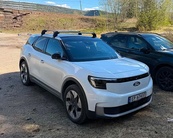 Ford Explorer 2026 photo 2