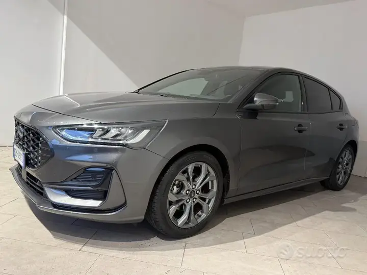 Ford Focus 2023 photo 3