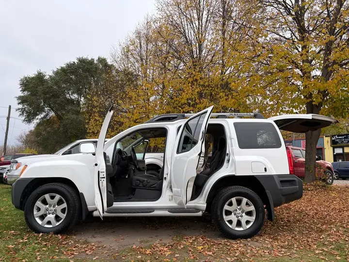 Nissan Xterra 2012 photo 4