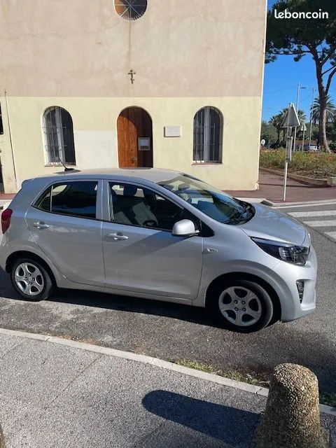 Kia Picanto 2022 photo 2