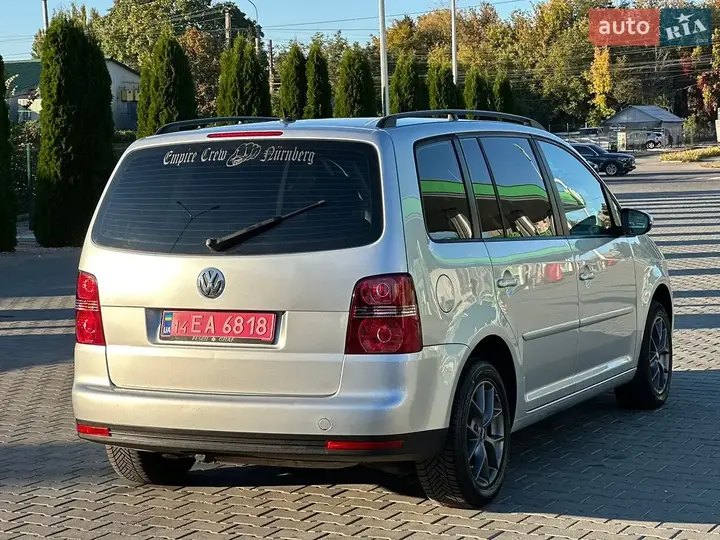 Volkswagen Touran 2009 photo 5