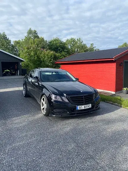 Mercedes-Benz E 220 D