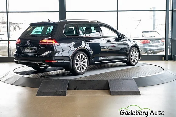 Volkswagen Golf 2017 photo 2