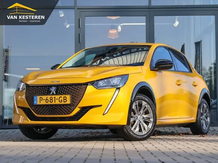Peugeot E-208